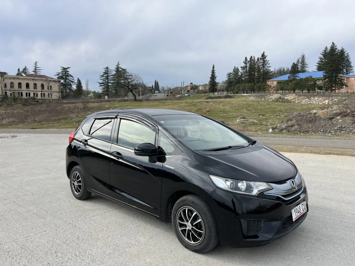 Sedan of driver Avtho — Kutaisi to Yerevan transfer