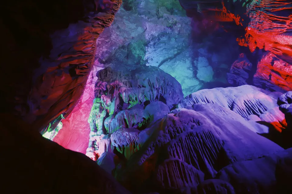 Prometheus Cave, Georgia