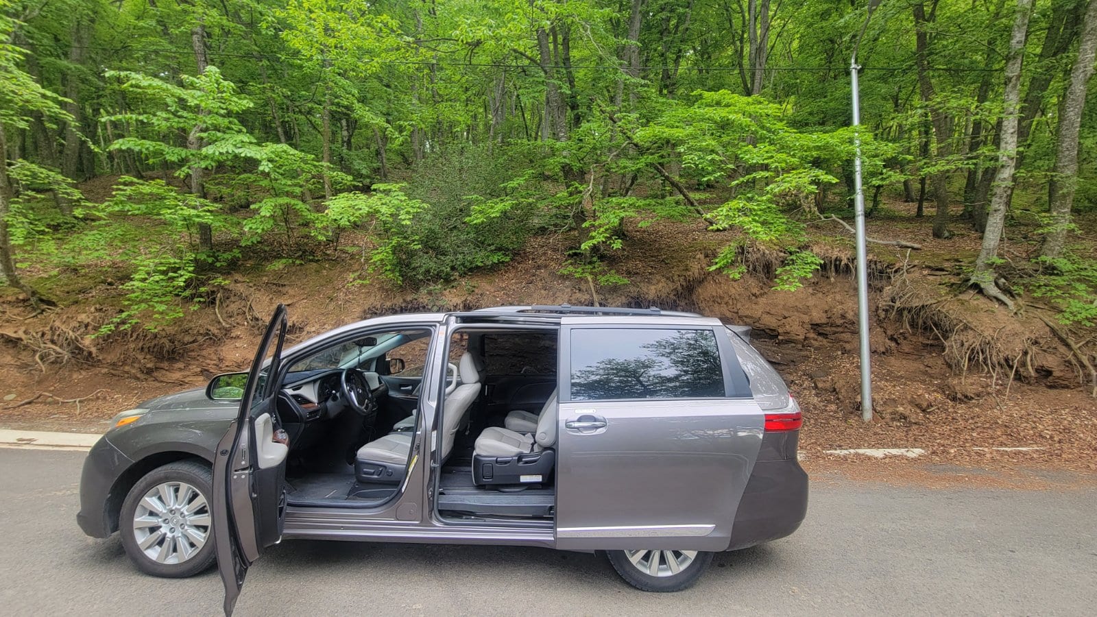 Minivan of driver badri nadaraia — Tbilisi to Mtskheta transfer